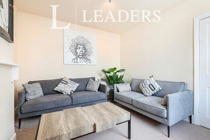 2 Bedroom Flat To Rent In Oxford Street, Oxford Street, CV32