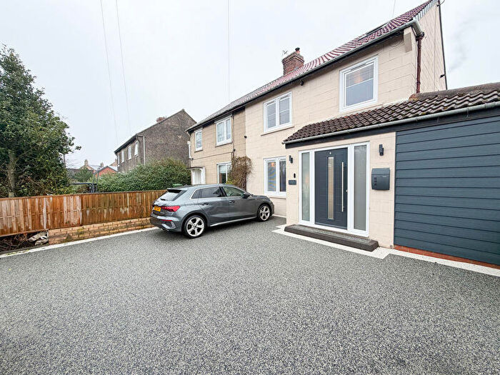 3 Bedroom Semi-Detached House For Sale In Half Fields Road, Winlaton, NE21