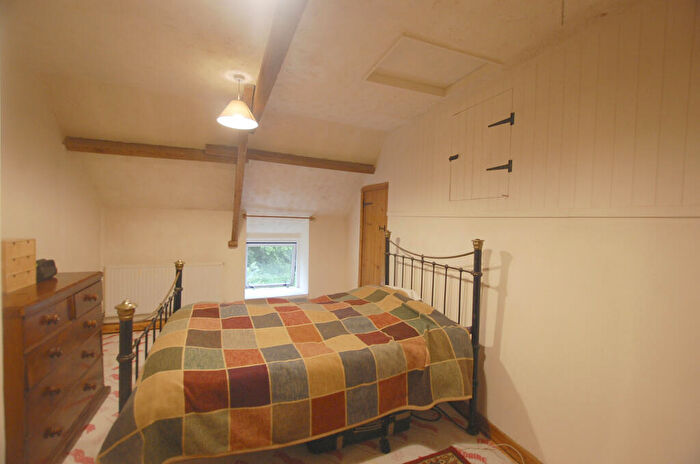 2 Bedroom Detached House For Sale In Llangadog Carmarthenshire, SA19