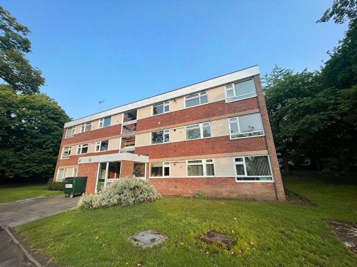 2 Bedroom Flat To Rent In Oak Hill Drive, Birmingham, West Midlands, B15