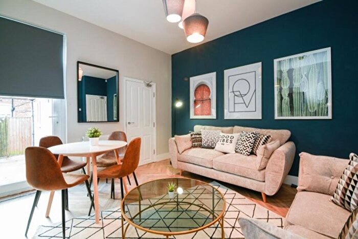 5 Bedroom Terraced House To Rent In Turney Street, Nottingham, NG2