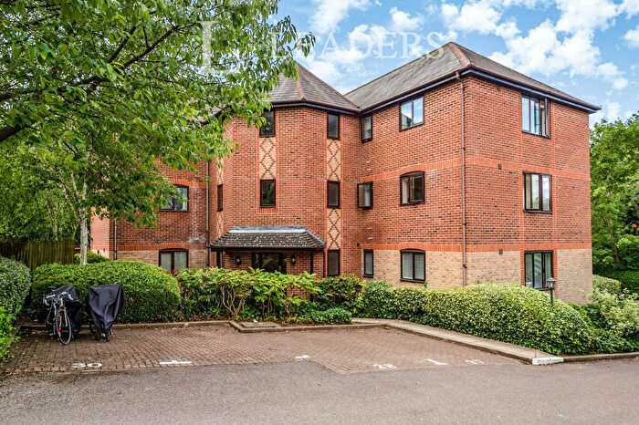 2 Bedroom Apartment To Rent In Millers Rise, AL1