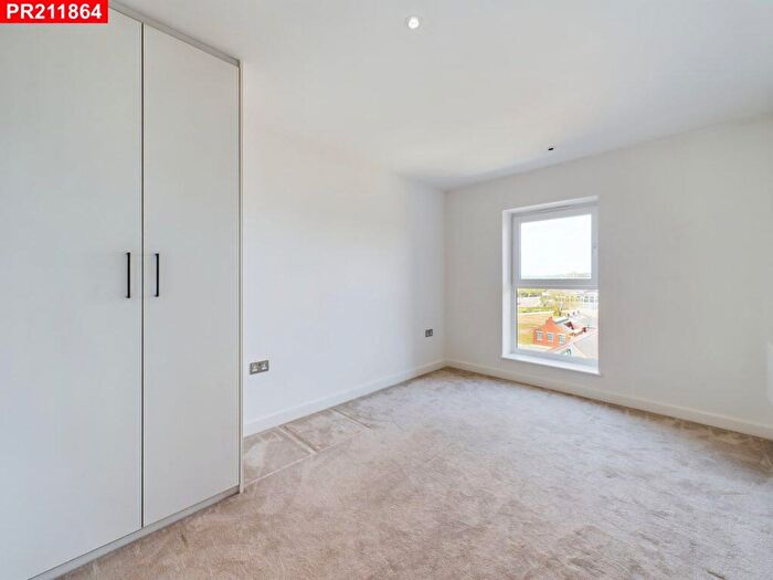 2 Bedroom Flat To Rent In Beaufort Square, Colindale, – Bedrooms Flat, NW9