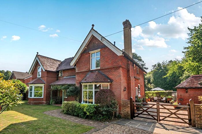 6 Bedroom Detached House For Sale In Farnham Road, Liss, GU33