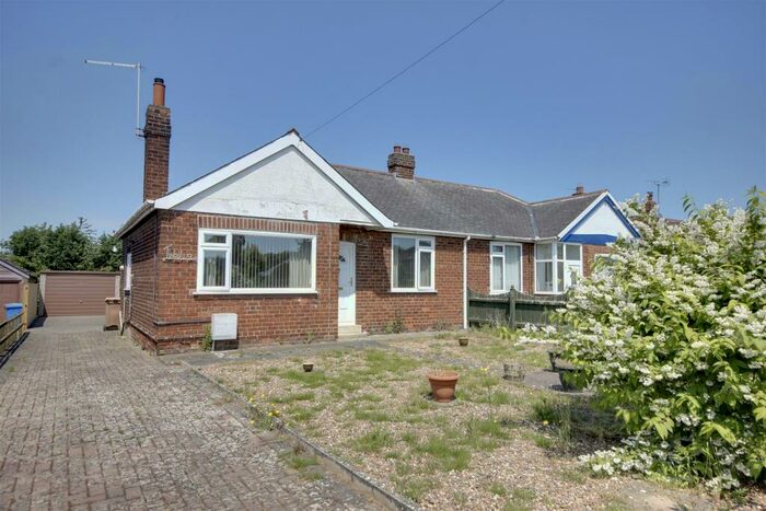 2 Bedroom Semi-Detached Bungalow For Sale In Newport Road, North Cave, HU15