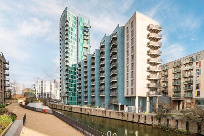 2 Bedroom Flat To Rent In High Street, Stratford, E15