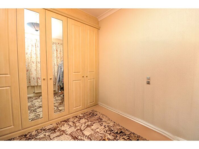 2 Bedroom Semi-Detached Bungalow For Sale In Rectory Road, Hawkwell, SS5