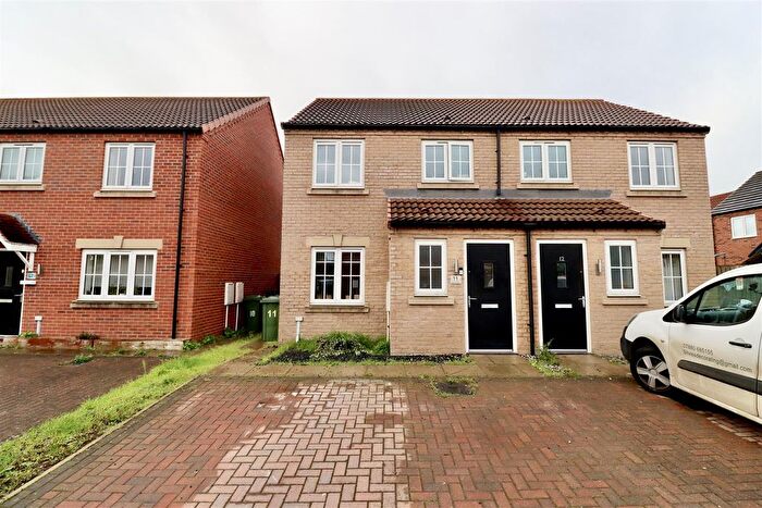 2 Bedroom Semi Detached House For Sale In Skelton Garth, Pocklington, York, YO42