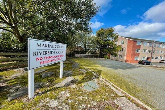 2 Bedroom Flat To Rent In Riverside Court, Aberconwy, LL31