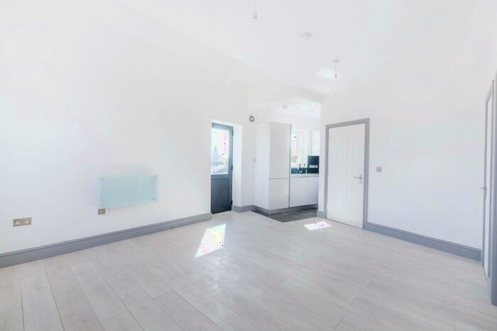 1 Bedroom Flat To Rent In Kingsland High Street, Dalston, London, E8