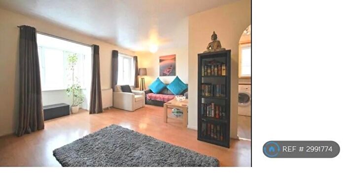 2 Bedroom Flat To Rent In Lee, London, SE12