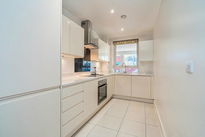 2 Bedroom Flat To Rent In Marsh Road, Pinner, HA5