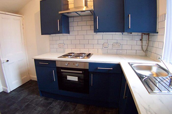 2 Bedroom Terraced House To Rent In Claremont Place, Leeds, LS12