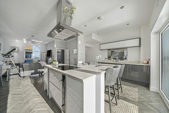 3 Bedroom Town House For Sale In Frobisher Way, Greenhithe, DA9