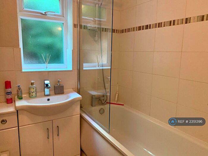 1 Bedroom Flat To Rent In Jack Clow Road, London, E15