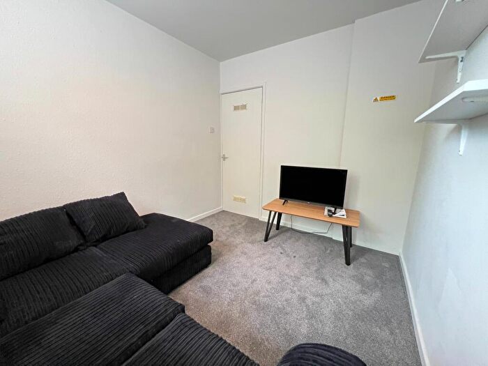2 Bedroom Apartment To Rent In Sycamore Court, Beeston, Nottingham, NG9