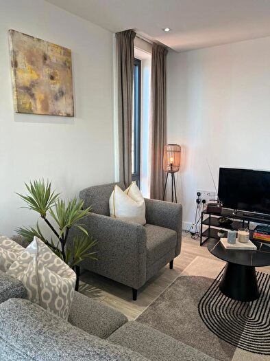 2 Bedroom Flat To Rent In Oxbow, Stephenson House, M5