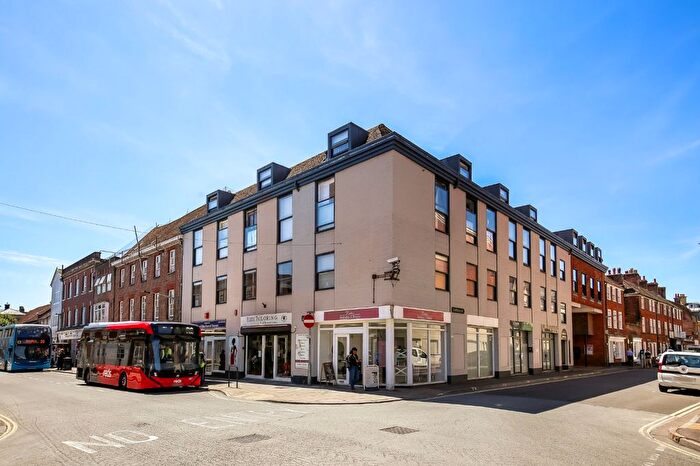 2 Bedroom Flat For Sale In Chipper Lane, Salisbury, Wiltshire, SP1