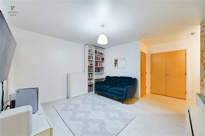 1 Bedroom Apartment For Sale In London Road, Mitcham, CR4