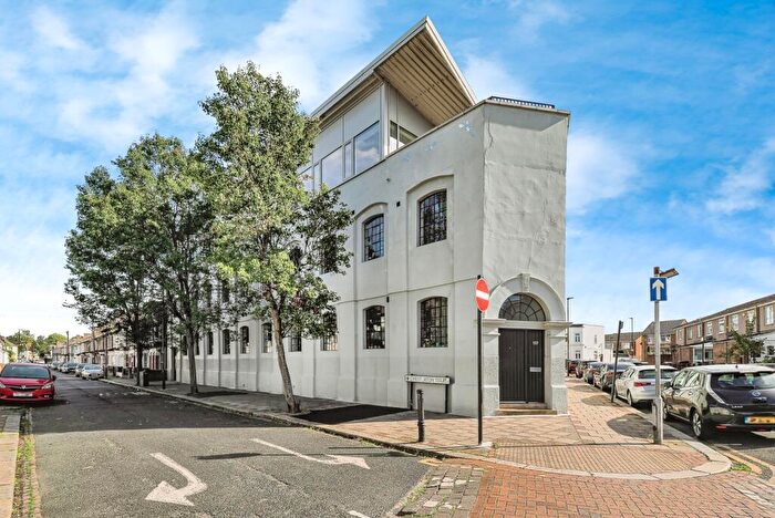 1 Bedroom Flat For Sale In London Road, London, London, E13