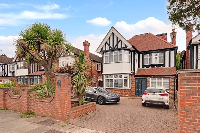 5 Bedroom Property To Rent In Popes Lane, London, W5