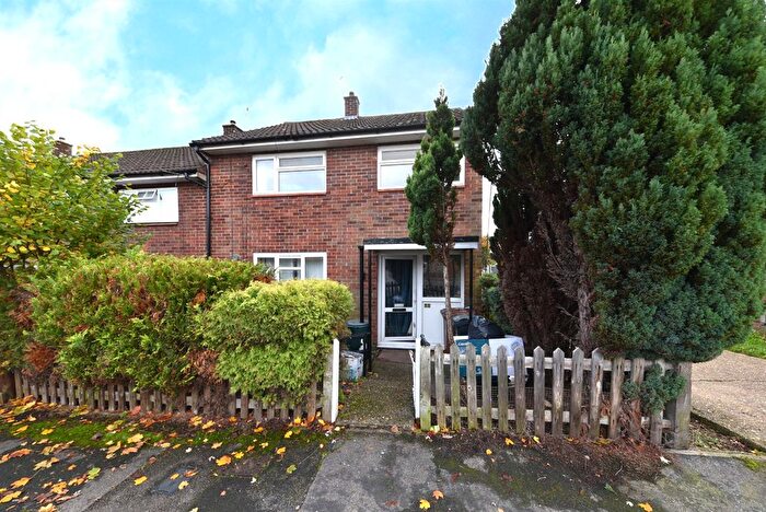 3 Bedroom End Terrace House For Sale In Furzedown, Stevenage, SG2
