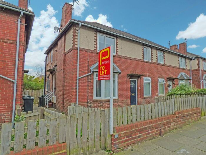 2 Bedroom Flat To Rent In Scorer Street, North Shields, North Shields, Tyne And Wear, NE29