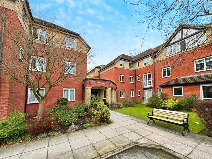 1 Bedroom Flat For Sale In Souchay Court, Clothorn Road, Didsbury, M20