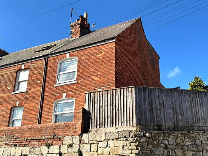 3 Bedroom End Of Terrace House For Sale In Newberry Gardens, Weymouth, DT4