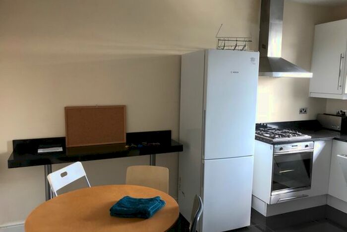 4 Bedroom Flat To Rent In Pennsylvania Road, Exeter, EX4