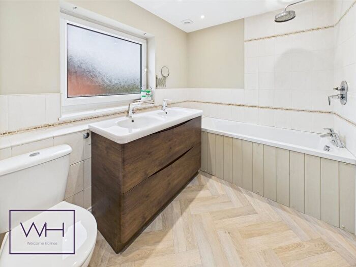 5 Bedroom House To Rent In Brook Way, Arksey, Doncaster, DN5