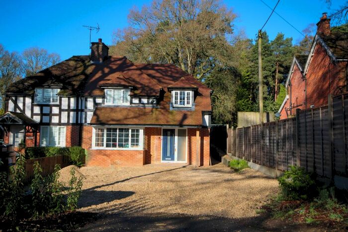 4 Bedroom Semi-Detached House For Sale In Long Lane, Hermitage, Thatcham, RG18