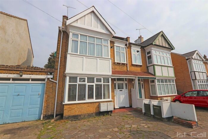 1 Bedroom Flat To Rent In Bournemouth Park Road, Southend-On-Sea, SS2