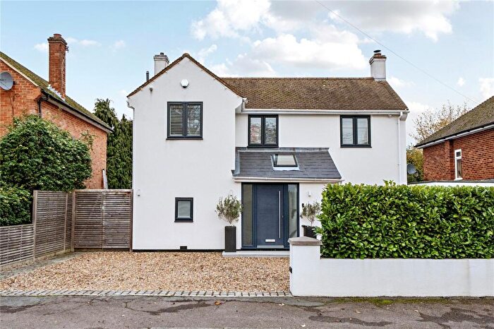 4 Bedroom Detached House For Sale In Friars Orchard, Fetcham, KT22