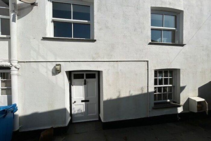 3 Bedroom Flat To Rent In Molesworth Street, Wadebridge, PL27