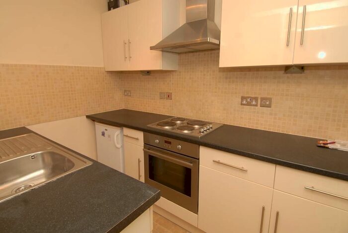 1 Bedroom Flat To Rent In Bucklers Way, Carshalton, SM5
