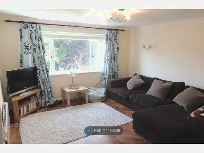 2 Bedroom Flat To Rent In Melrose Road, London, SW18