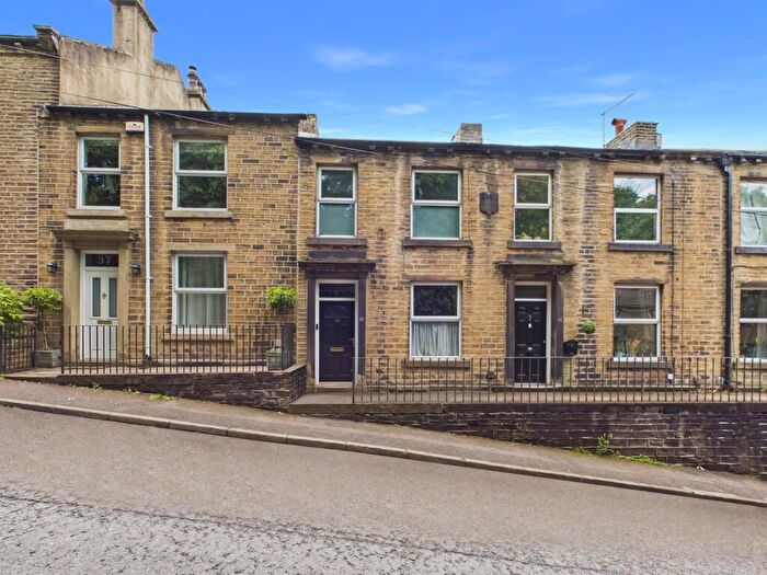 2 Bedroom Terraced House For Sale In Birchencliffe Hill Road, Huddersfield, HD3