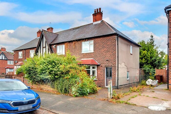 3 Bedroom End Of Terrace House For Sale In Radford Grove Lane, Nottingham, NG7