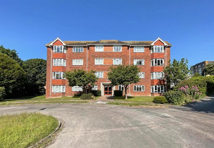 2 Bedroom Flat To Rent In Michel Grove, Eastbourne, BN21