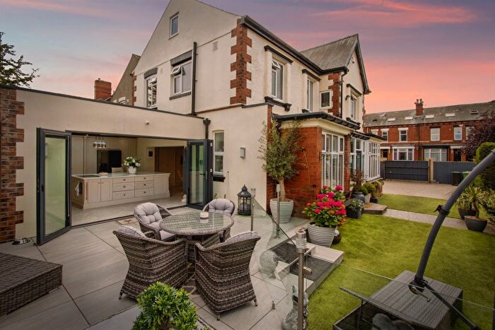 4 Bedroom Semi-Detached House For Sale In The Drive, Crossgates, Leeds, LS15