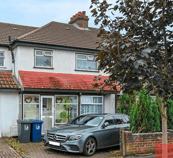 3 Bedroom Terraced House To Rent In Greenford, UB6