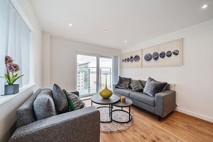 2 Bedroom Flat To Rent In Mast Quay, London, SE18