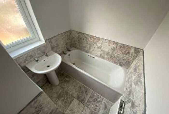 3 Bedroom End Terrace House To Rent In Waterworks Street, Immingham, DN40