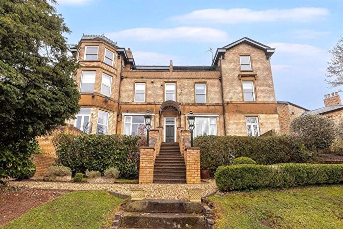 3 Bedroom Flat For Sale In Richmond Road, Bowdon, WA14