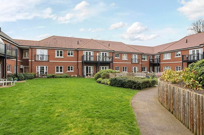 2 Bedroom Apartment For Sale In Eaves Court, Princes Risborough, HP27