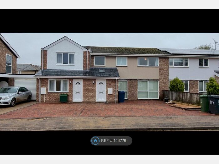 4 Bedroom Semi-Detached House To Rent In Shirley Close, Cambridge, CB24