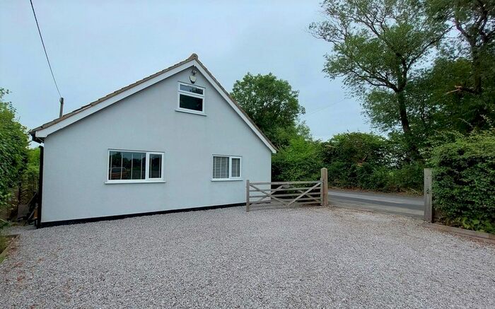 3 Bedroom Detached Bungalow For Sale In Long Lane, York, YO41