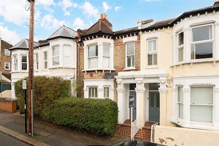 1 Bedroom Flat For Sale In Wimbart Road, Clapham, SW2