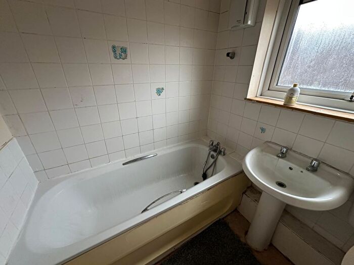 1 Bedroom Flat To Rent In Townsley Close, Luton, Bedfordshire, LU1